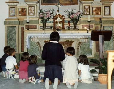 klekanie-przed-tabernakulum